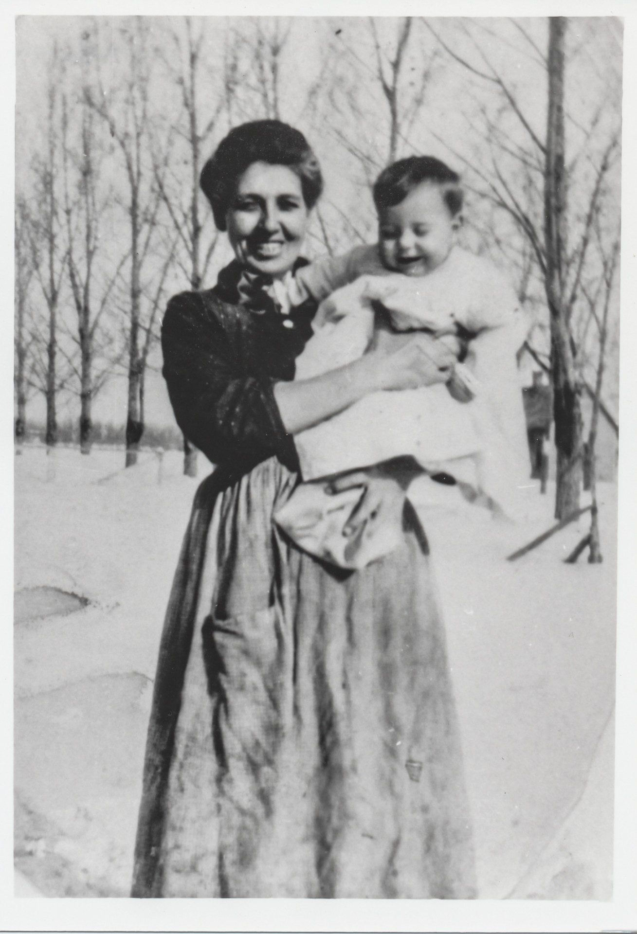 Agnes Ross Nelson with baby Harold Nelson abt 1916-1917